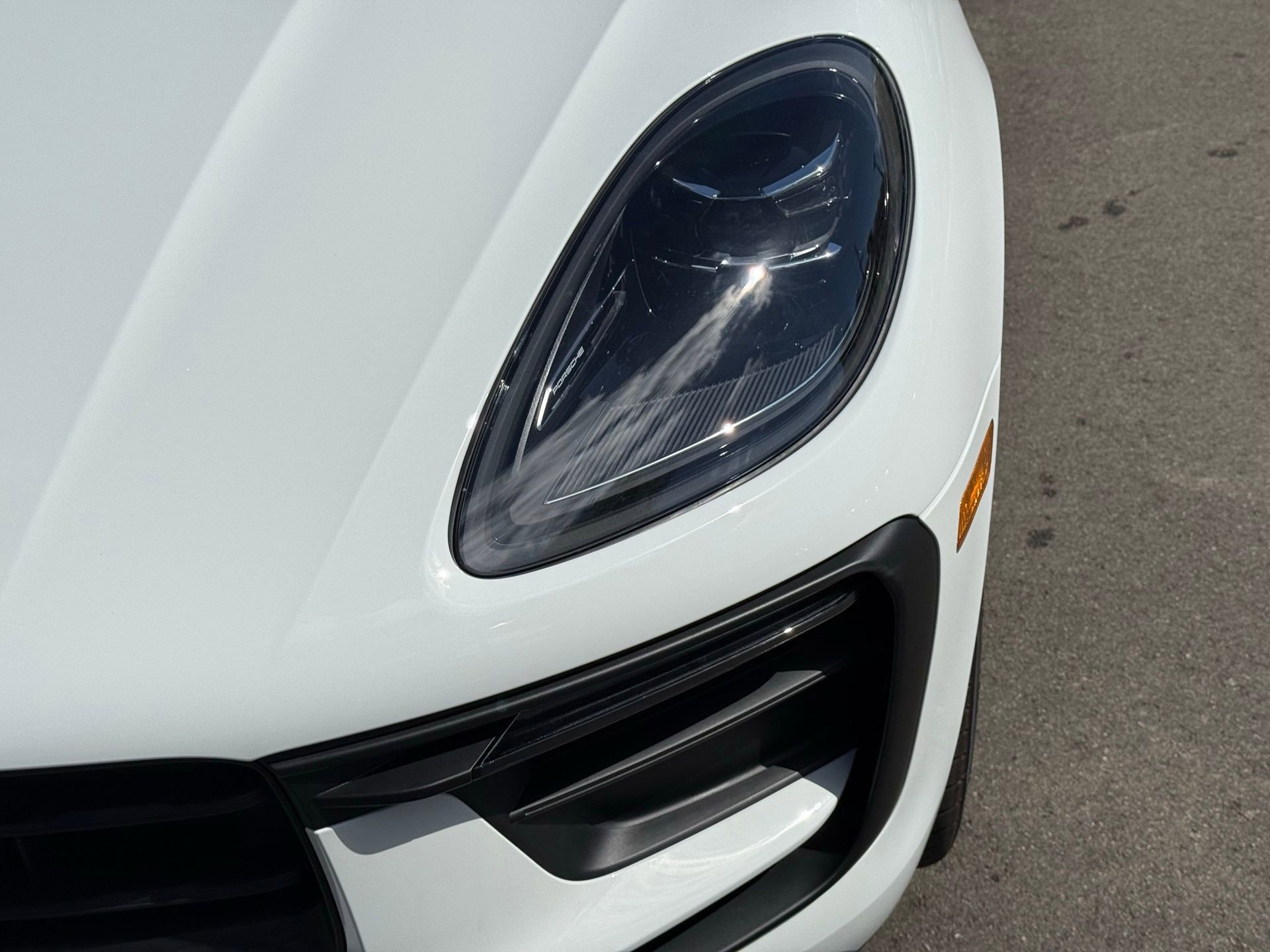 Used 2025 Porsche Macan image 11