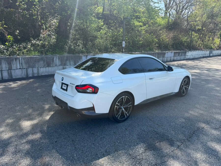 Used 2022 BMW 230i Coupe w/ M Sport Package RWD image 11