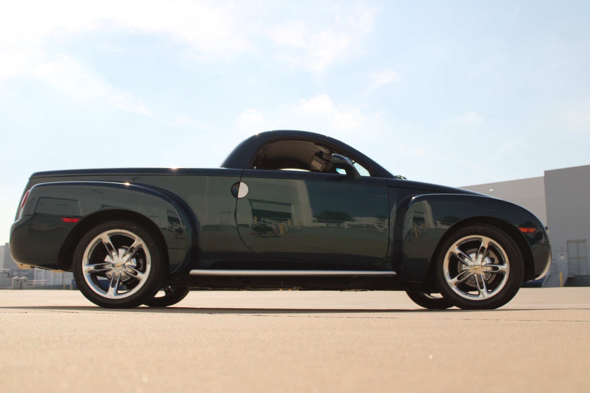 Used 2005 Chevrolet SSR w/ Preferred Equipment Group RWD image 19