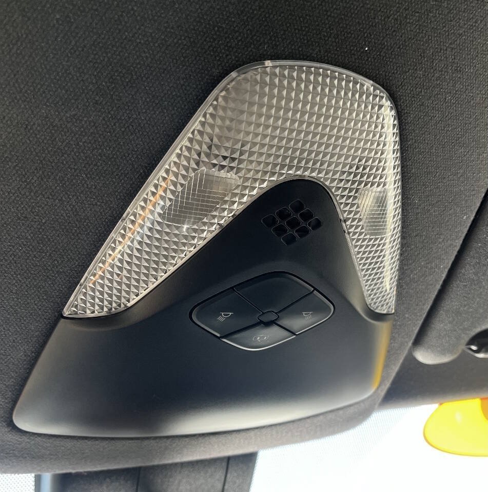 Used 2019 Toyota C-HR LE FWD image 25