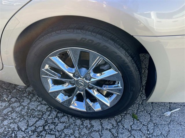 Used 2015 Lexus ES 300h image 11