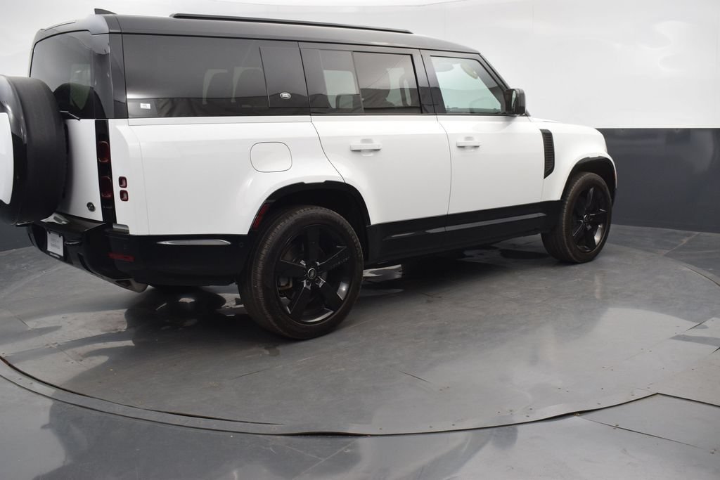 Used 2023 Land Rover Defender 130 X-Dynamic SE AWD/4WD image 6