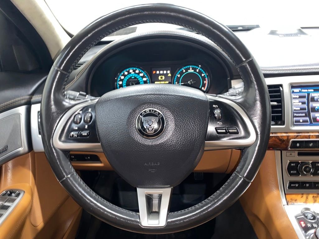 Used 2015 Jaguar XF Sport image 27