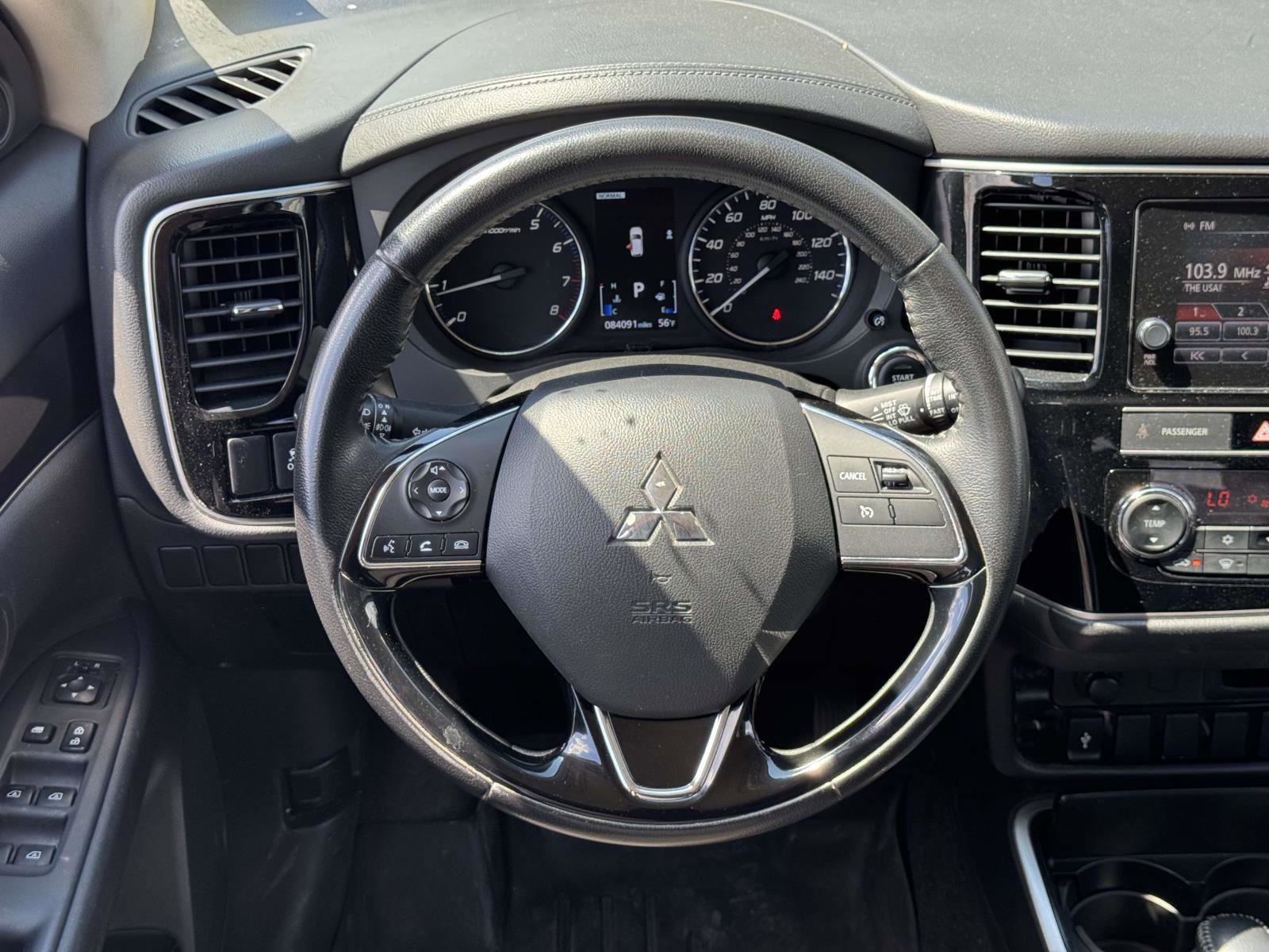 Used 2019 Mitsubishi Outlander SE AWD/4WD image 12