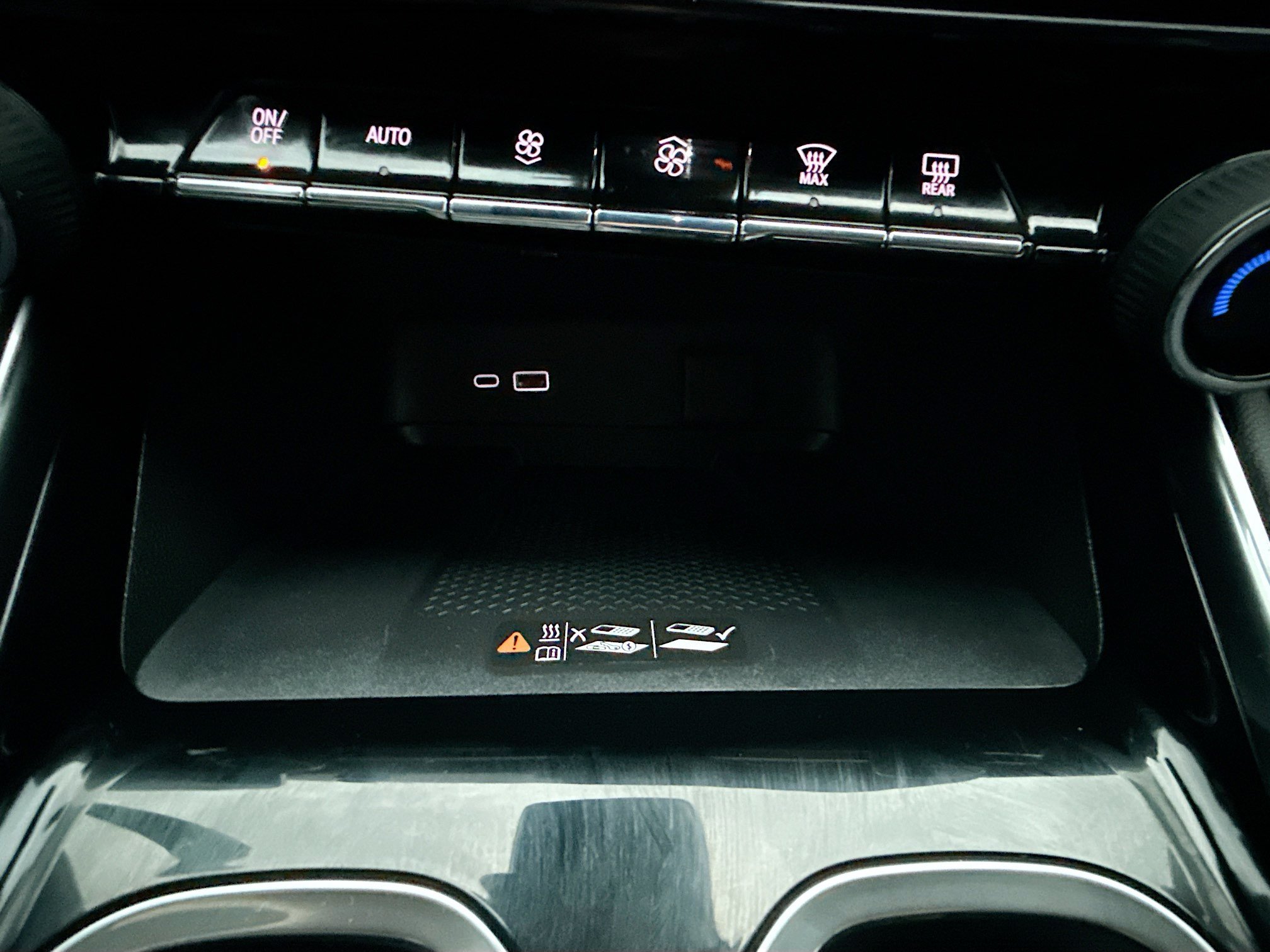 Used 2026 Chevrolet Traverse RS FWD image 32