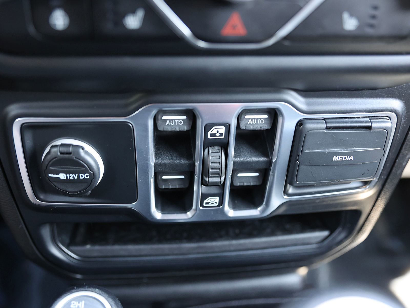 Used 2018 Jeep Wrangler Unlimited Sport S AWD/4WD image 26