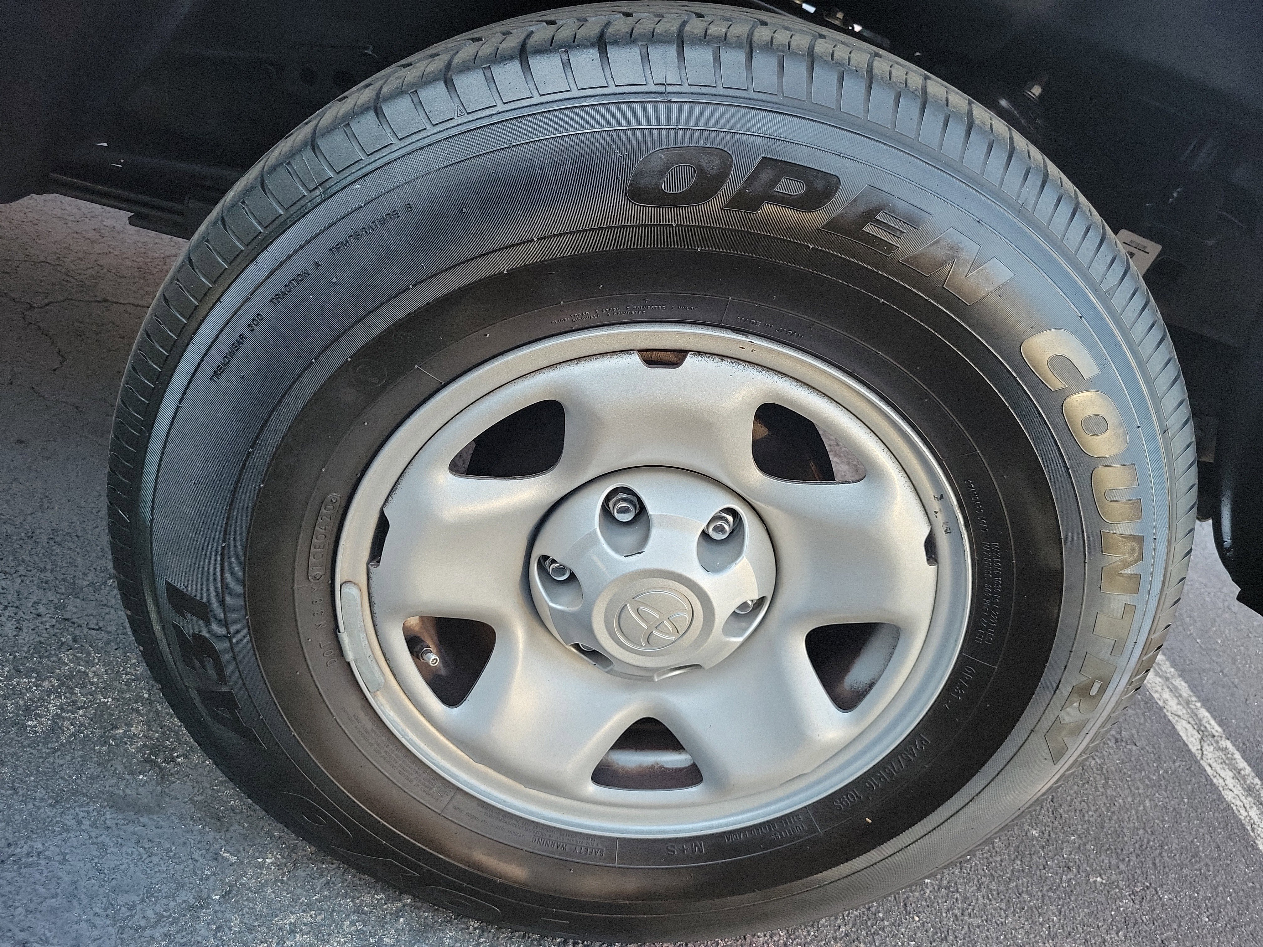 Used 2020 Toyota Tacoma SR image 29