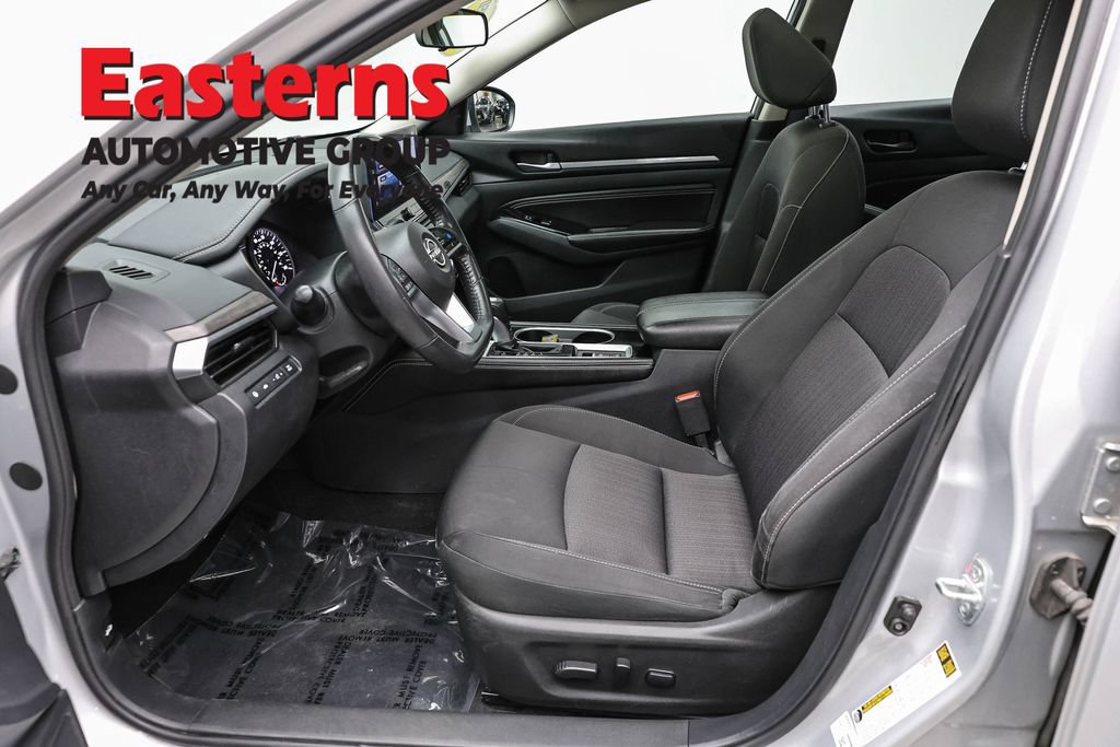 Used 2023 Nissan Altima 2.5 SV w/ SV Premium Package AWD/4WD image 14