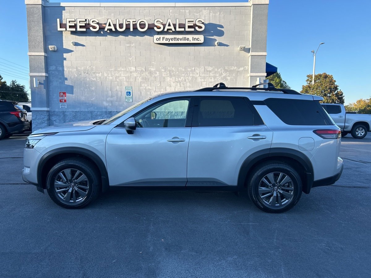 Used 2022 Nissan Pathfinder SV w/ Cargo Package image 4