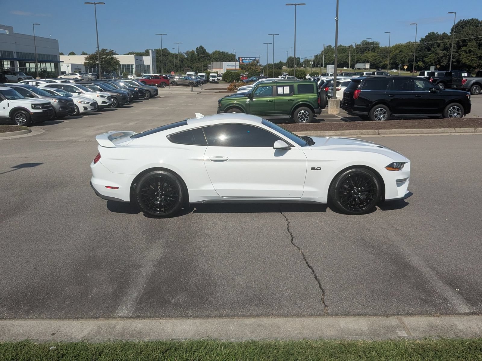 Used 2022 Ford Mustang GT w/ GT Performance Package RWD image 2