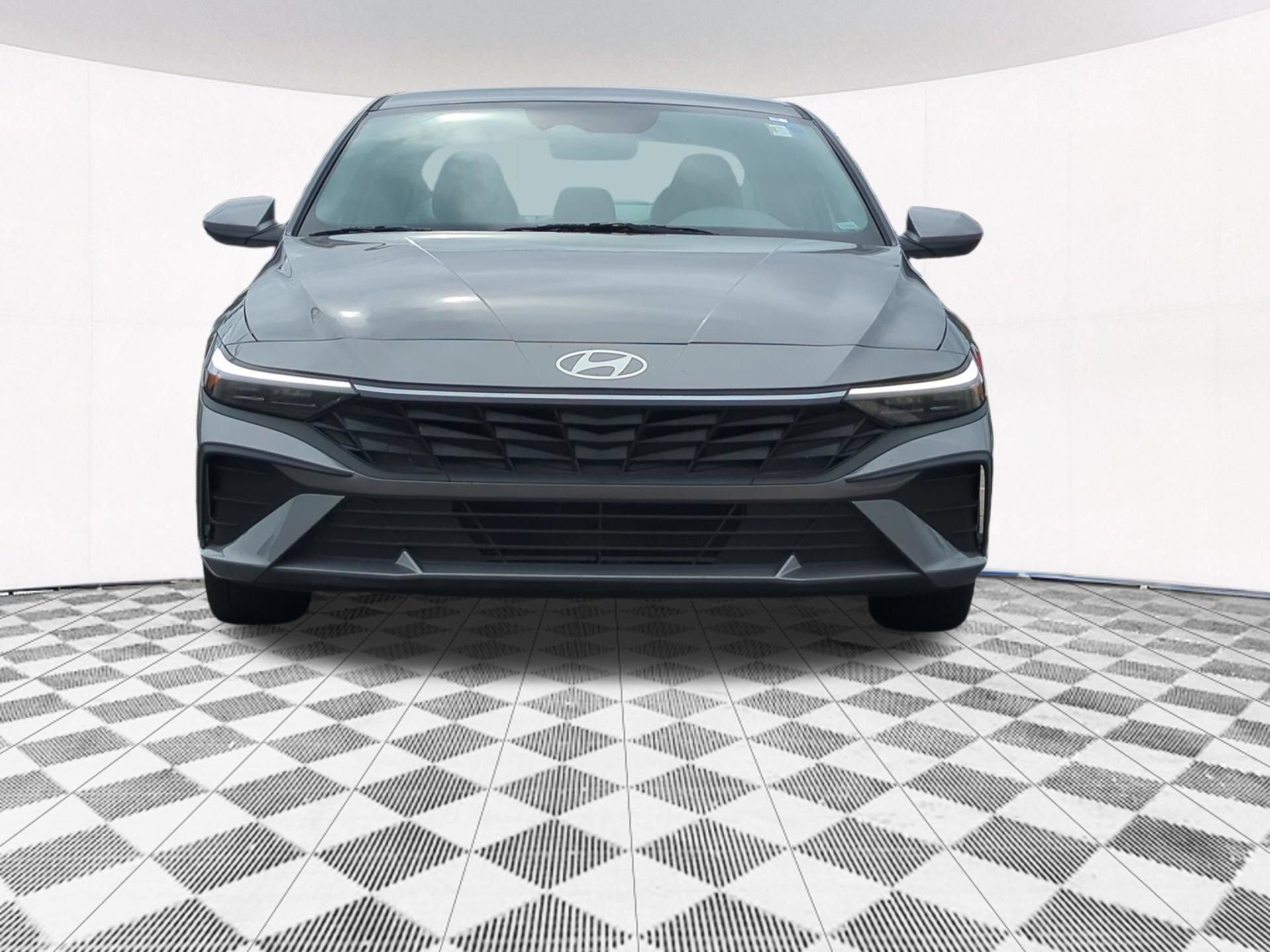 Used 2024 Hyundai Elantra SEL FWD image 17