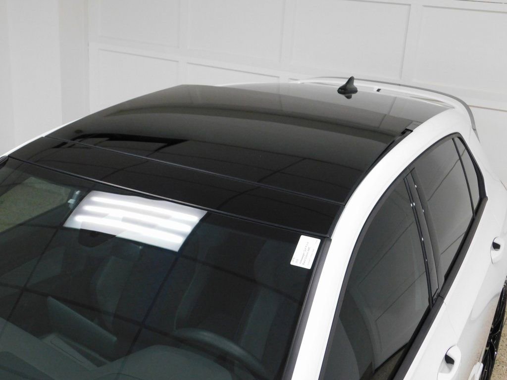 Used 2025 Volkswagen Golf R image 22