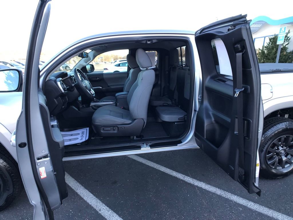 Used 2020 Toyota Tacoma SR5 image 11