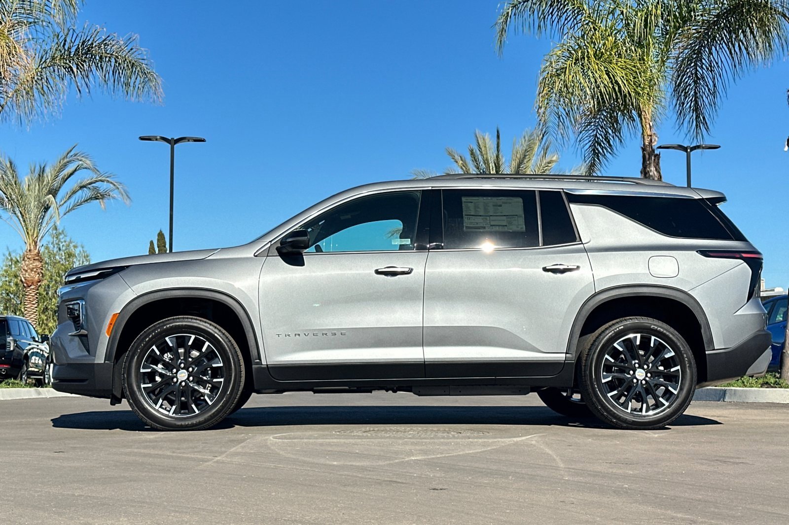 New 2026 Chevrolet Traverse LT w/ Sun and Wheel Package image 7