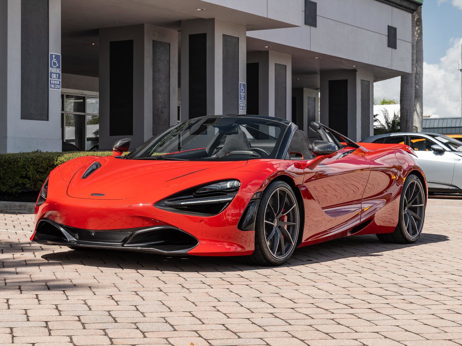 Used 2020 McLaren 720S Performance RWD image 20