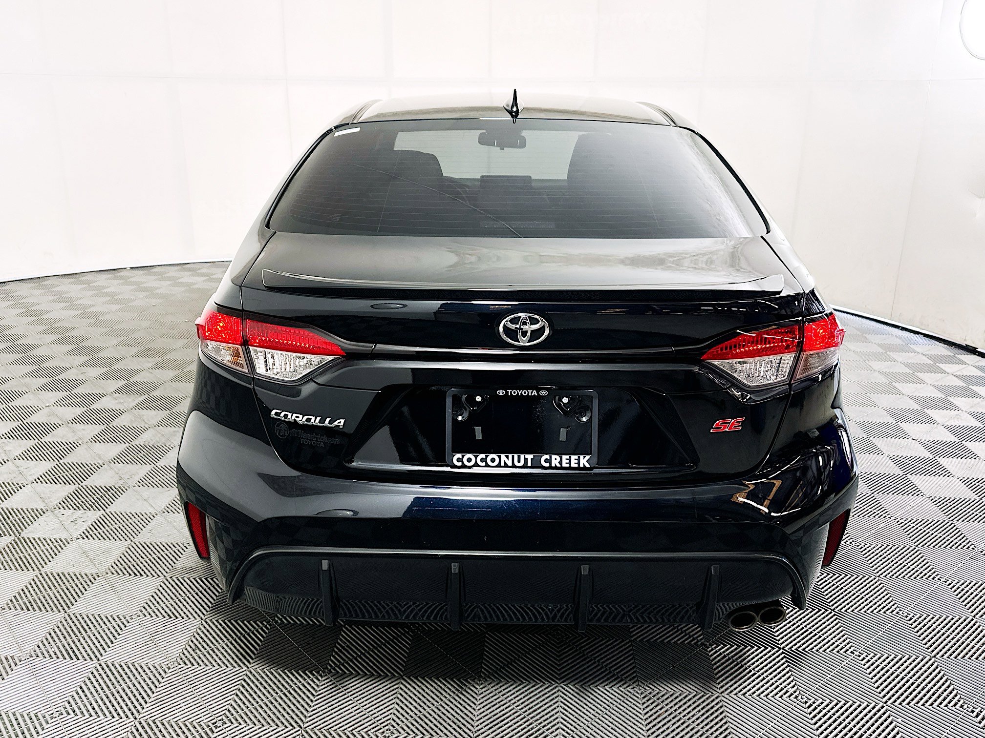 Used 2024 Toyota Corolla SE FWD image 4