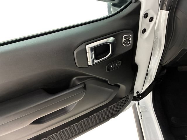 Used 2024 Jeep Wrangler Unlimited Rubicon 4xe AWD/4WD image 13