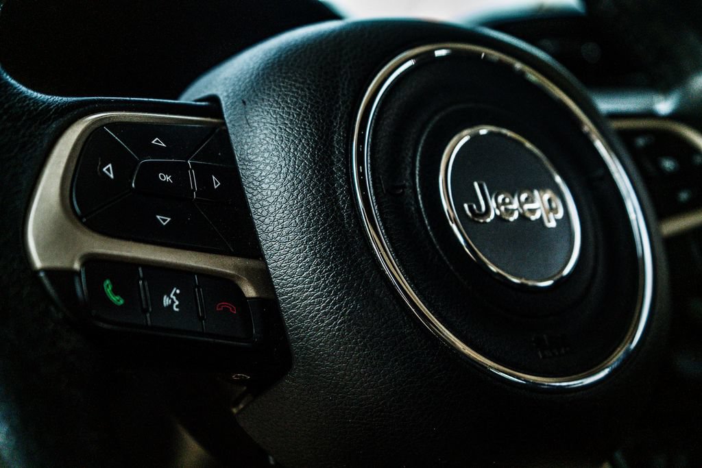 Used 2016 Jeep Renegade 75th Anniversary AWD/4WD image 25