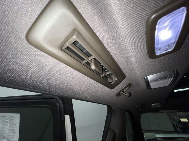 Certified 2022 Cadillac Escalade ESV Premium Luxury w/ Performance Package AWD/4WD image 22
