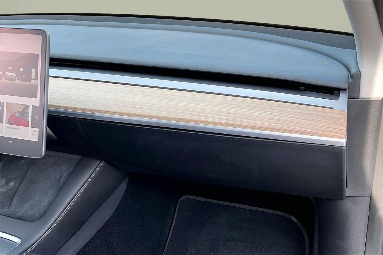 Used 2023 Tesla Model Y Performance image 21