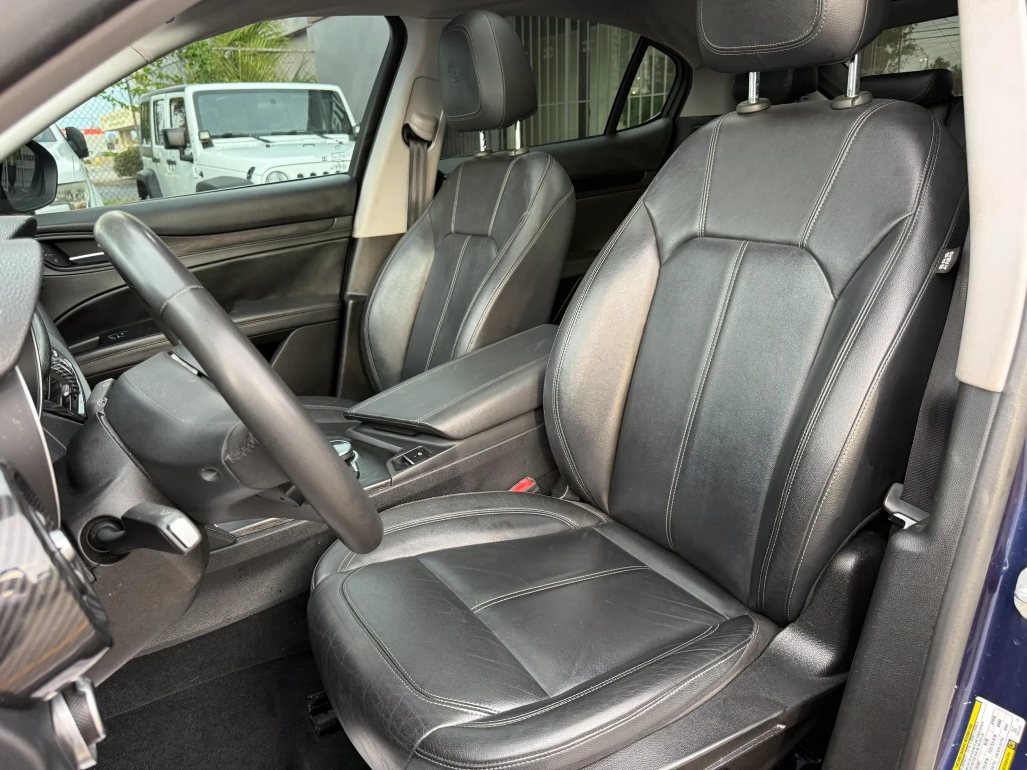 Used 2018 Alfa Romeo Stelvio AWD image 12