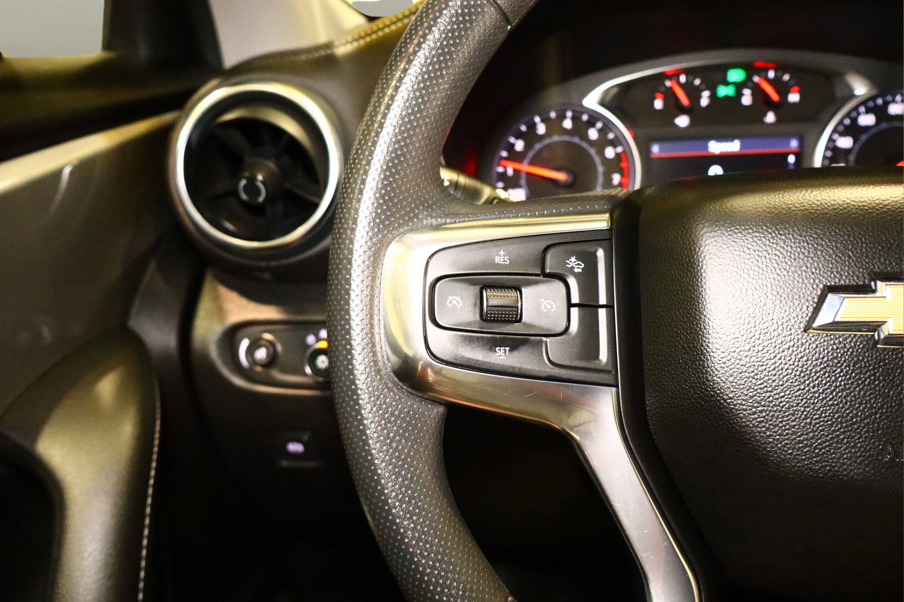 Used 2023 Chevrolet Blazer LT image 11