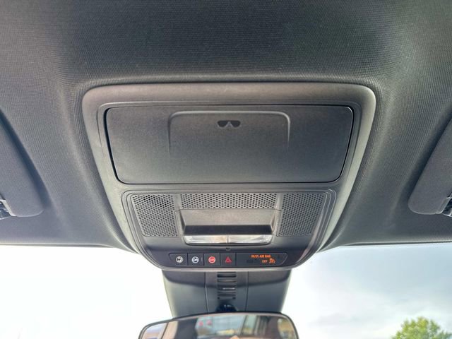 Used 2025 Chevrolet Traverse LT image 53