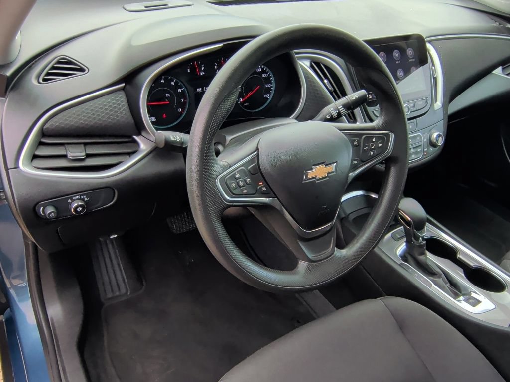 Used 2025 Chevrolet Malibu LT FWD image 14