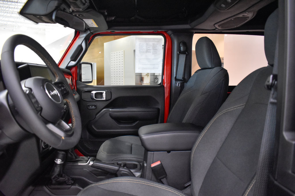 Used 2024 Jeep Wrangler Sport AWD/4WD image 2