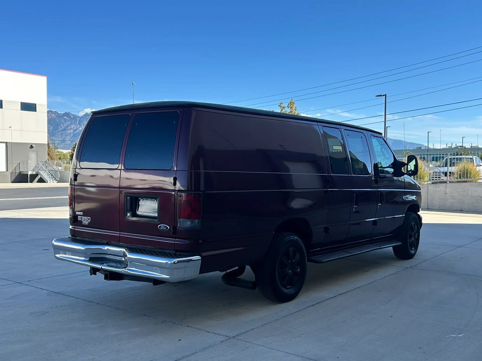 Used 2005 Ford E-350 and Econoline 350 Extended Super Duty RWD image 5