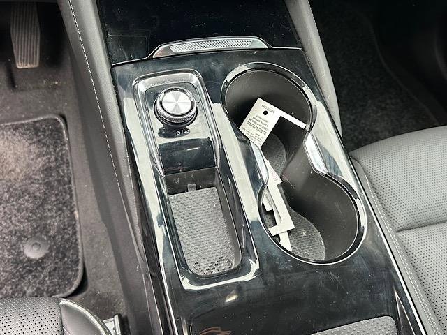 Used 2025 Buick Envision Avenir image 32