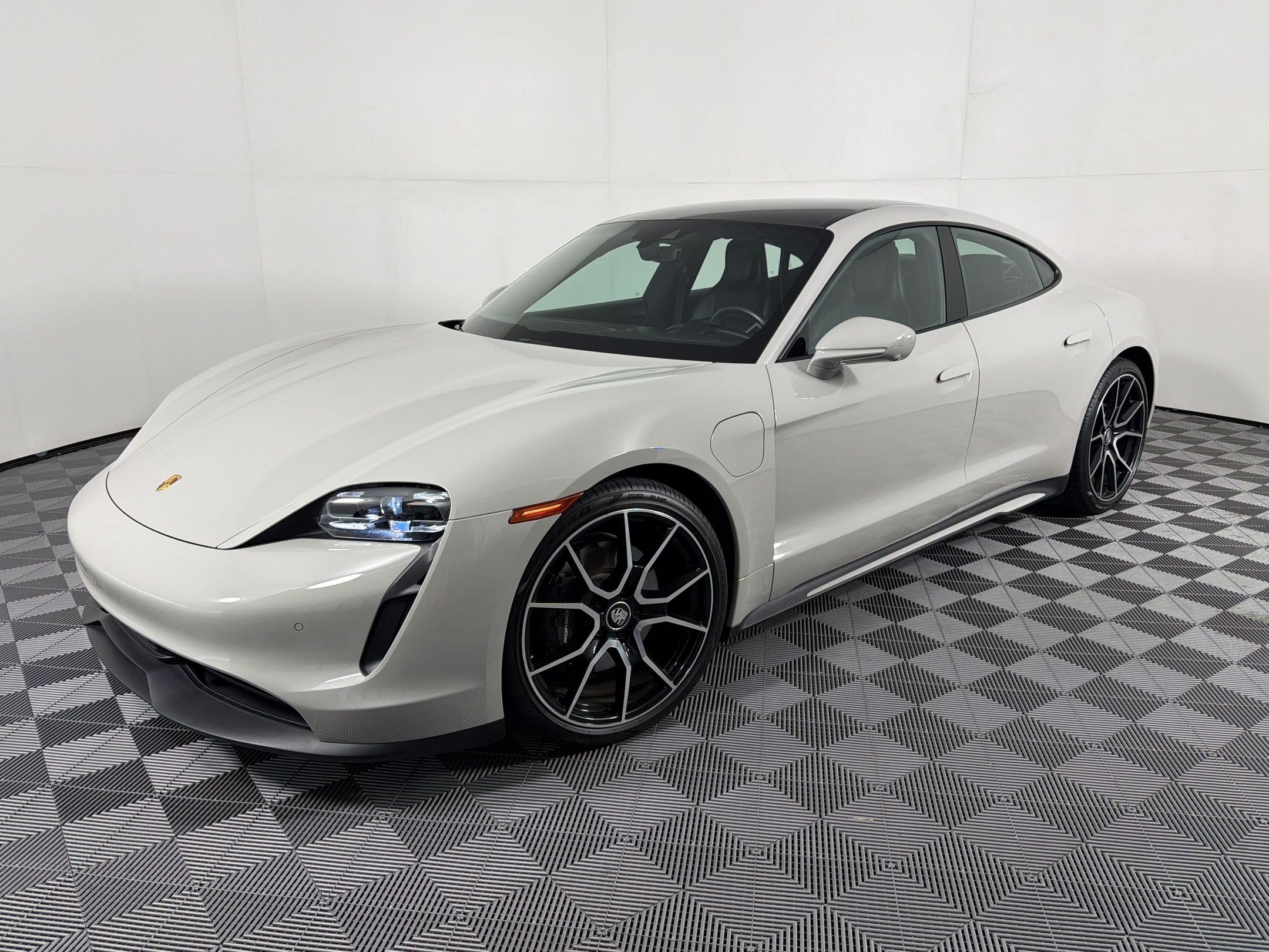 Certified 2023 Porsche Taycan w/ Premium Package RWD image 1
