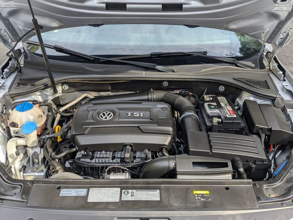 Used 2017 Volkswagen Passat 1.8T R-Line w/ R-Line Lighting Package image 21