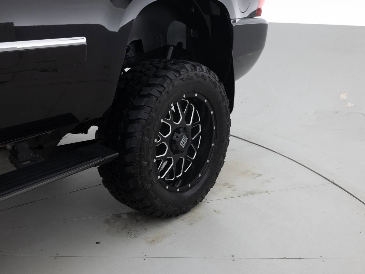 Used 2011 Chevrolet Tahoe LTZ AWD/4WD image 22