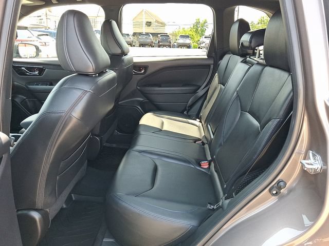 Used 2025 Subaru Forester Limited AWD/4WD image 11