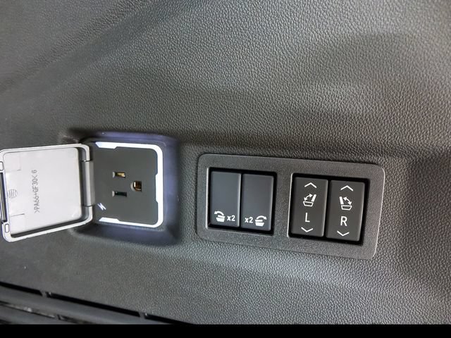 New 2026 GMC Yukon AT4 Ultimate w/ LPO, Illumination Package AWD/4WD image 23