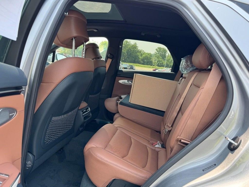 New 2026 Genesis GV70 2.5T Advanced AWD/4WD image 7