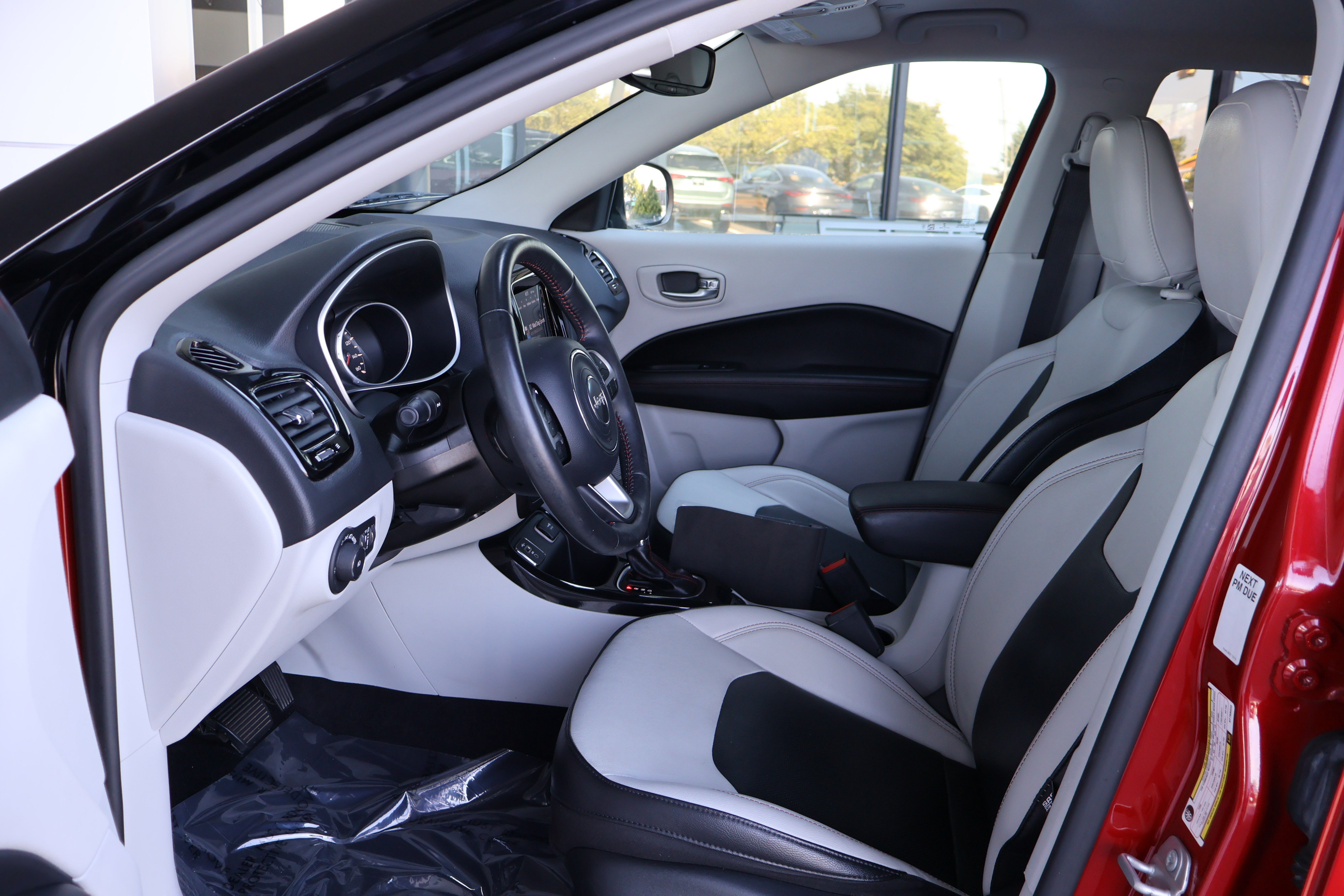 Used 2019 Jeep Compass Limited FWD image 10