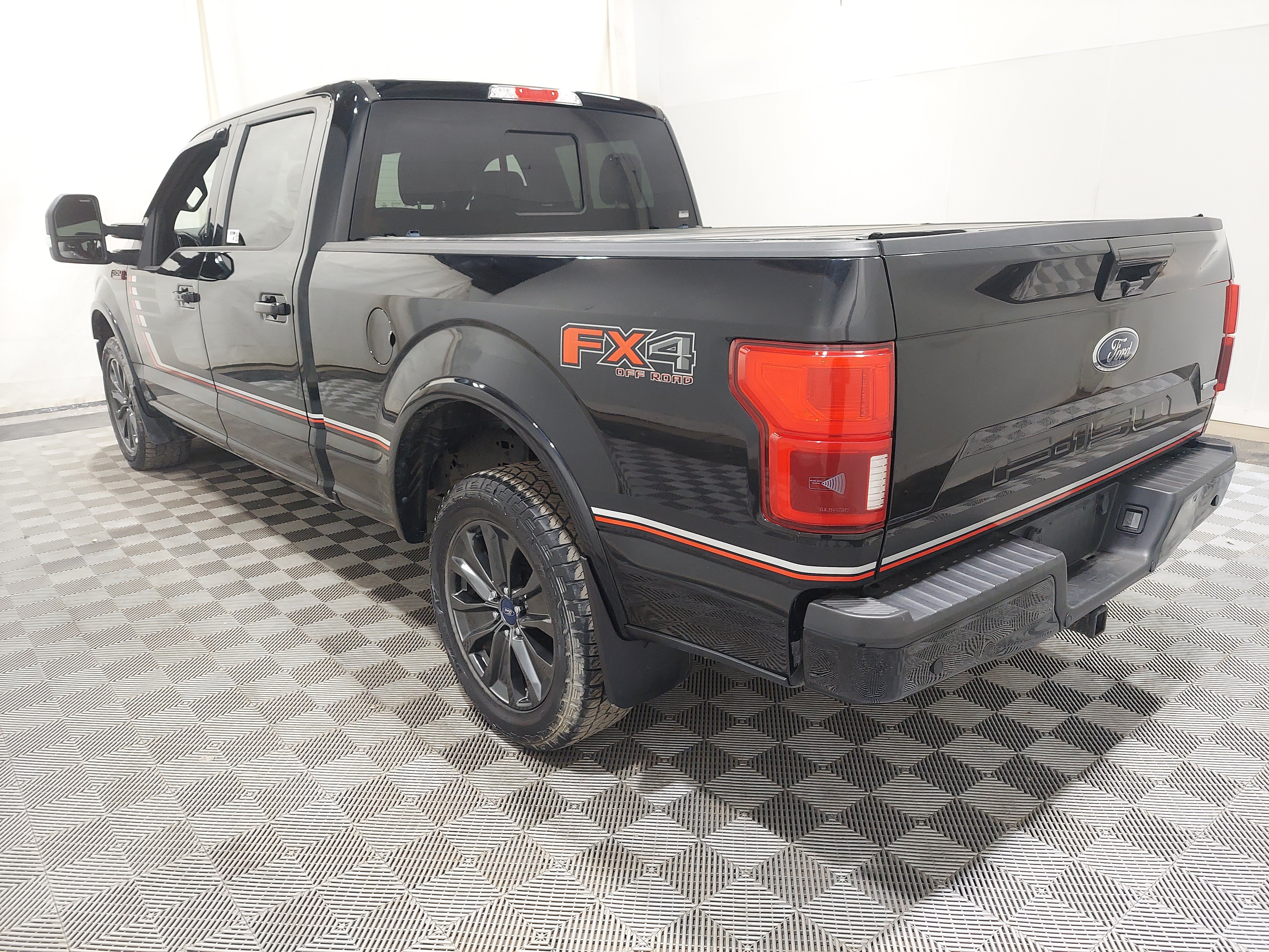 Used 2018 Ford F150 Lariat w/ Equipment Group 502A Luxury AWD/4WD image 2