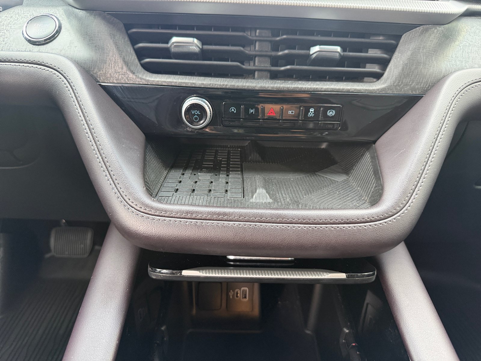 Used 2025 Ford Explorer Platinum RWD image 22