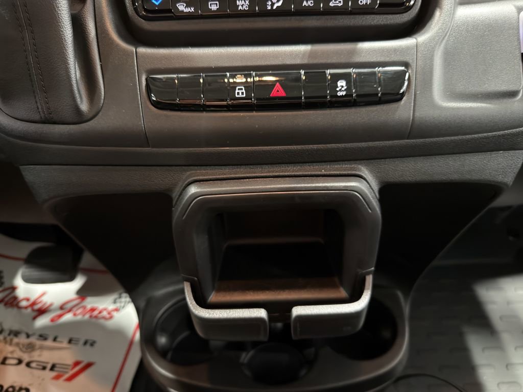 Used 2025 RAM ProMaster 2500 w/ Convenience Group image 33