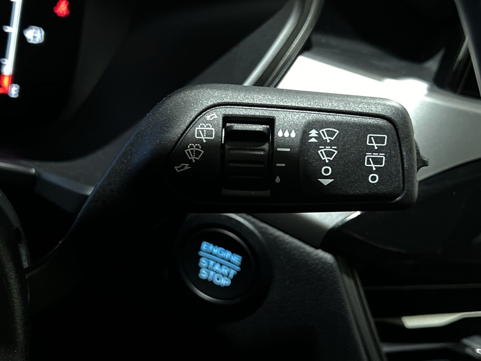 Used 2024 Ford Escape Active w/ Cold Weather Package FWD image 26