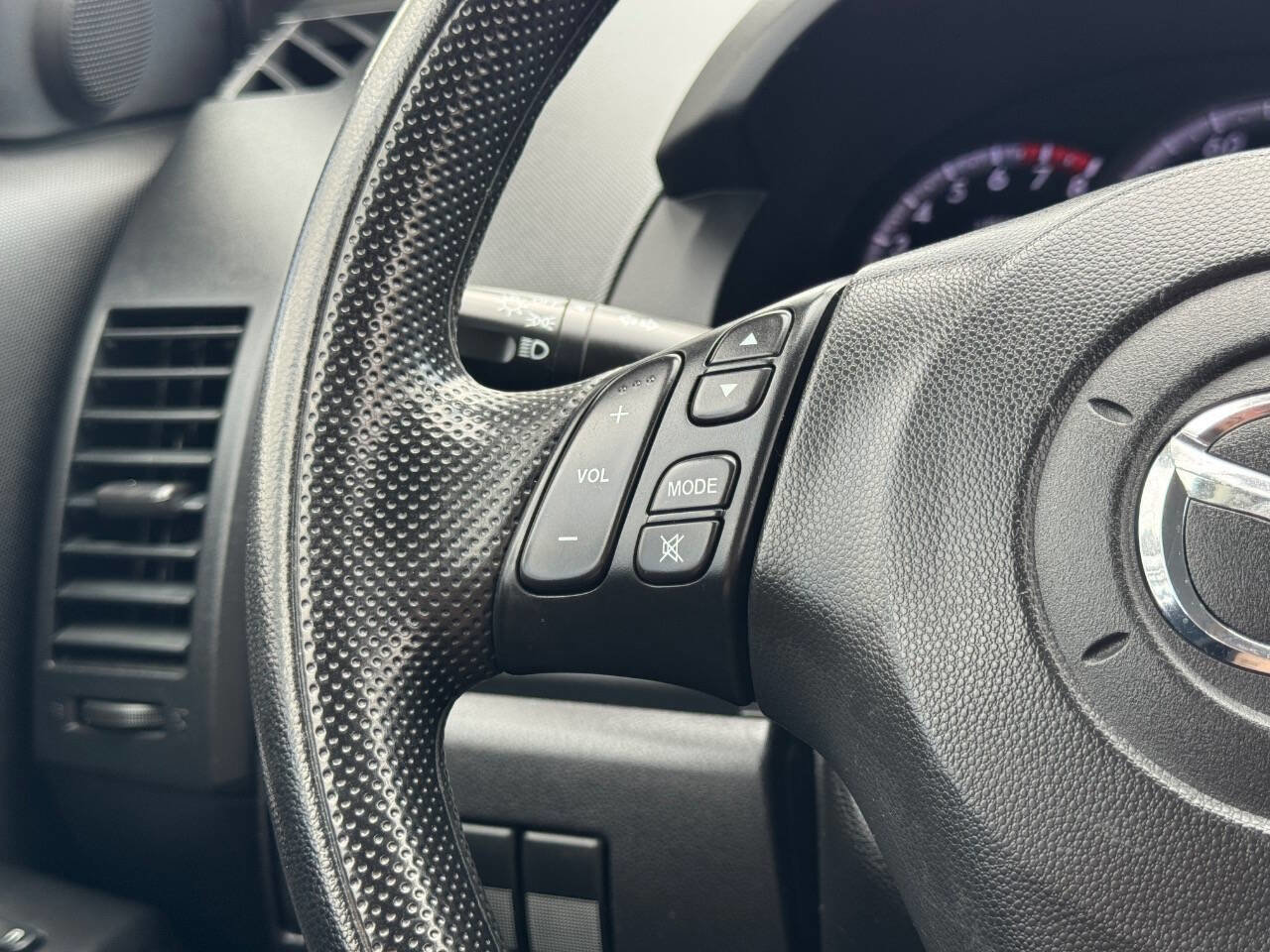 Used 2010 MAZDA MAZDA5 Sport image 40