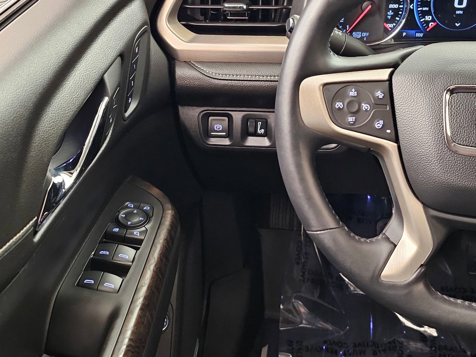 Used 2020 GMC Acadia Denali w/ Technology Package image 23