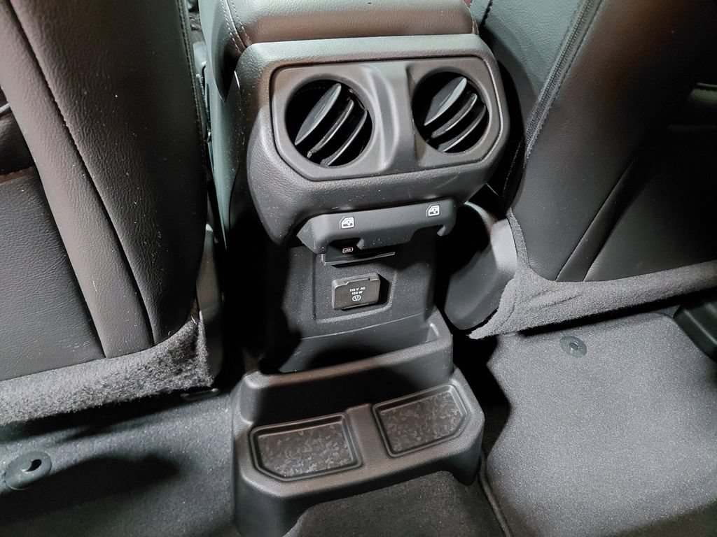 Used 2023 Jeep Wrangler Unlimited Sahara AWD/4WD image 41