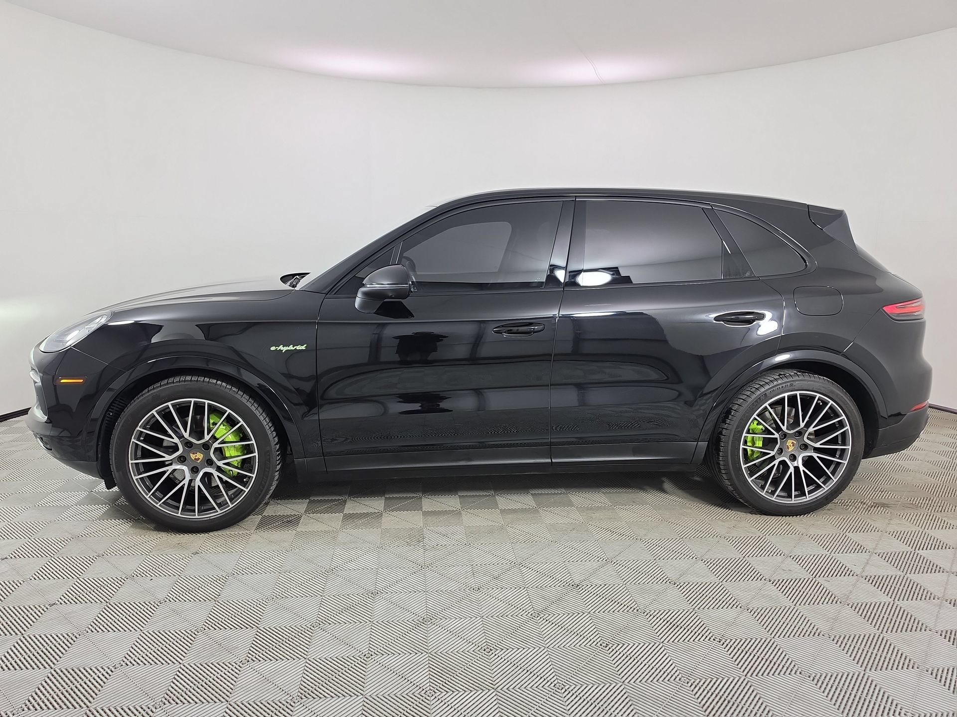 Used 2019 Porsche Cayenne E-Hybrid AWD/4WD image 4