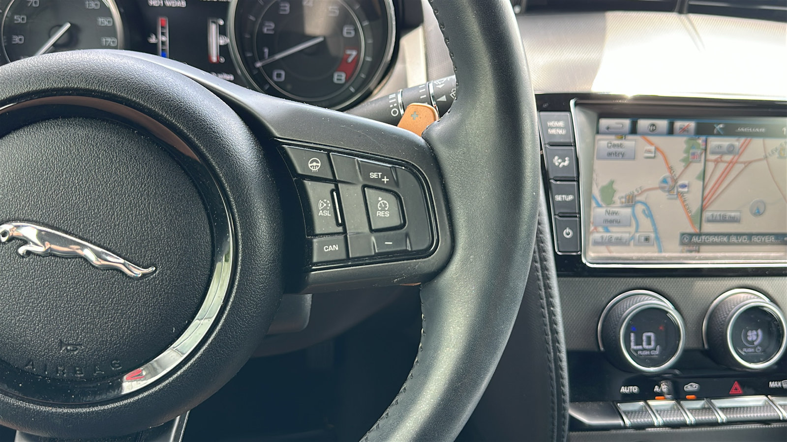 Used 2015 Jaguar F-TYPE S RWD image 22