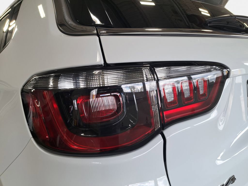 Certified 2023 Jeep Compass Latitude AWD/4WD image 32