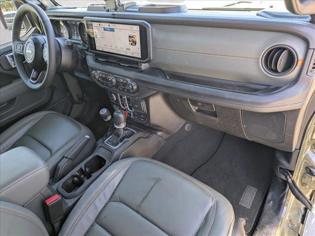Used 2025 Jeep Gladiator Mojave AWD/4WD image 22
