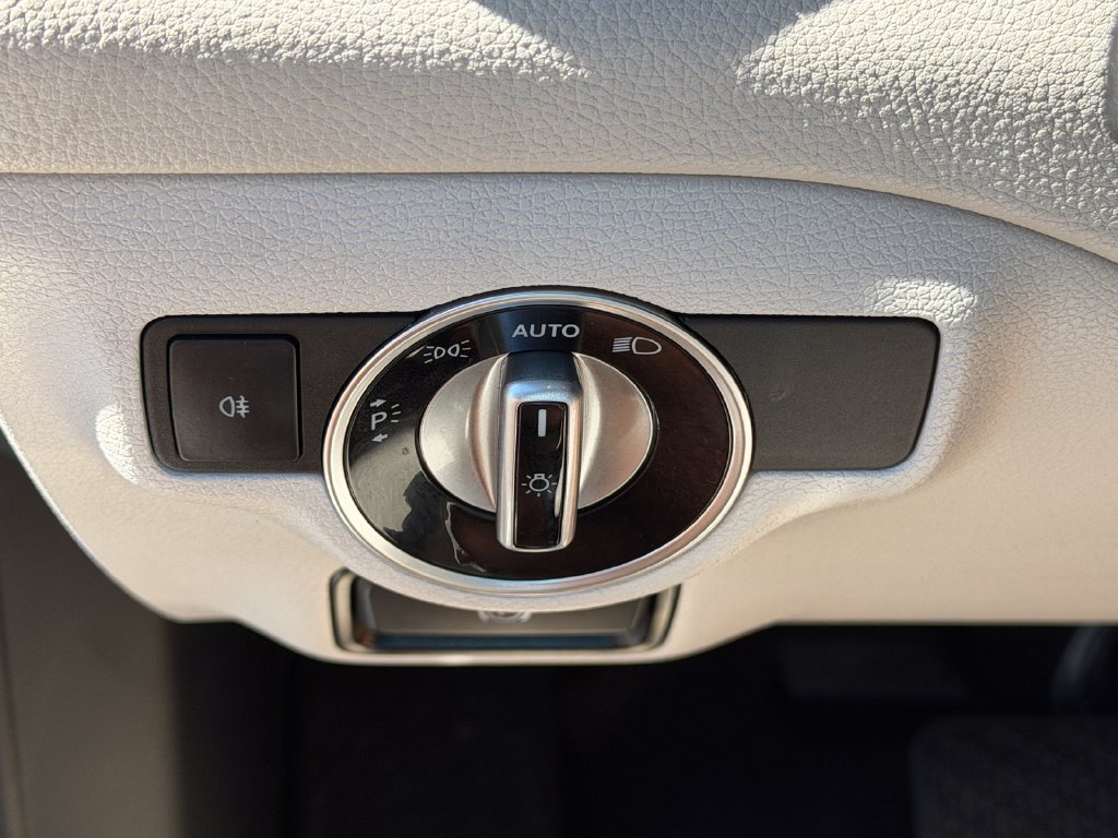Used 2019 Mercedes-Benz CLA 250 image 11